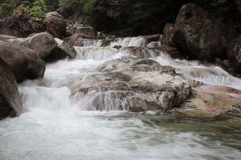 Waterfall in Dazhang mountain Crouching Dragon valley, Wuyuan, Jiangxi, China(江西婺源大鄣山卧龙谷)